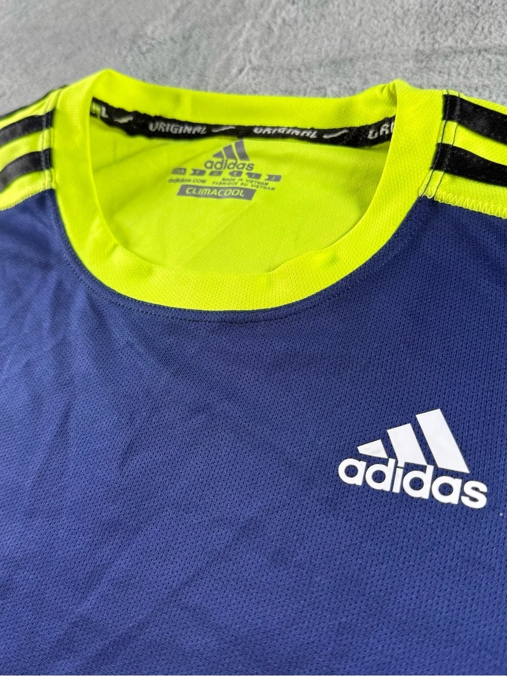 Adidas Climacool Athletic Size M T-Shirt Blue Neon Yellow Graphic Shoe Logo